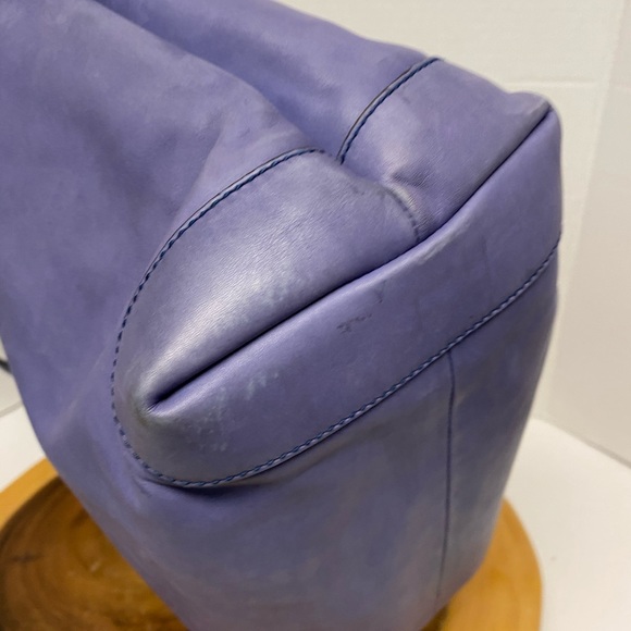 Gucci All Leather Tote & Python Wristlet - Picture 4 of 15